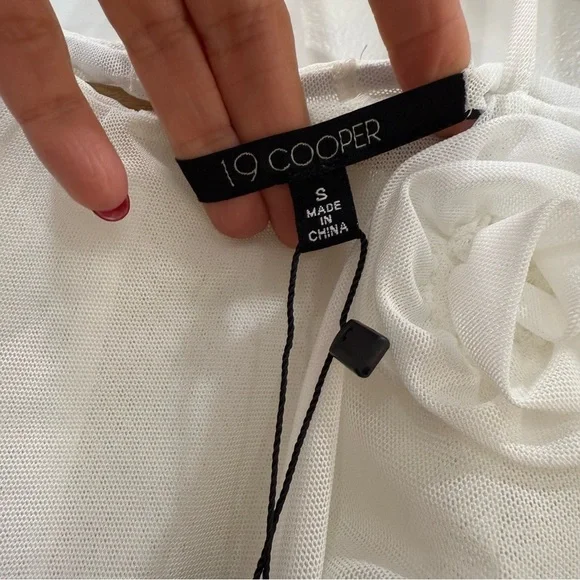 19 COOPER White Off-Shoulder Ruffle Top - Picture 4 of 5